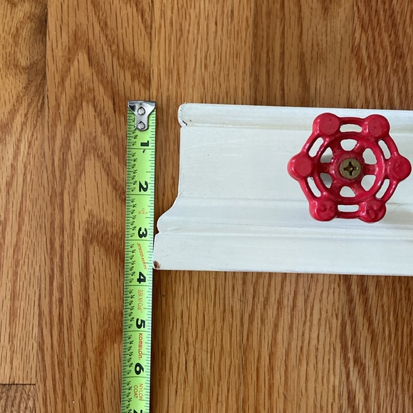 Clever Hanger from Plumbing Supplies. - Picture 13 of 13